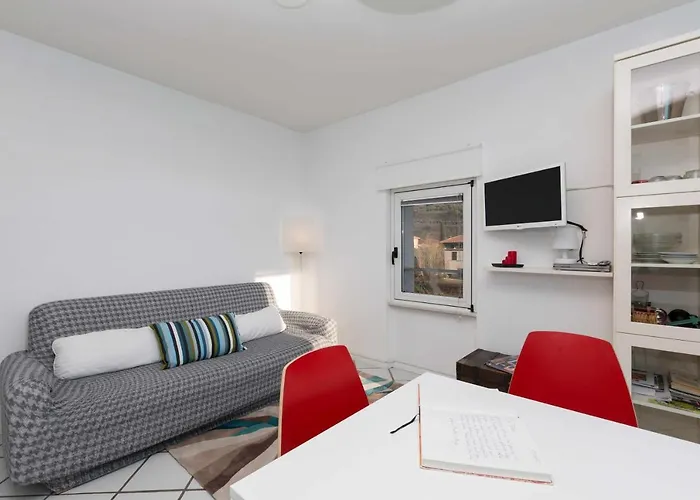 Torbole Holiday House Appartamento con giardino